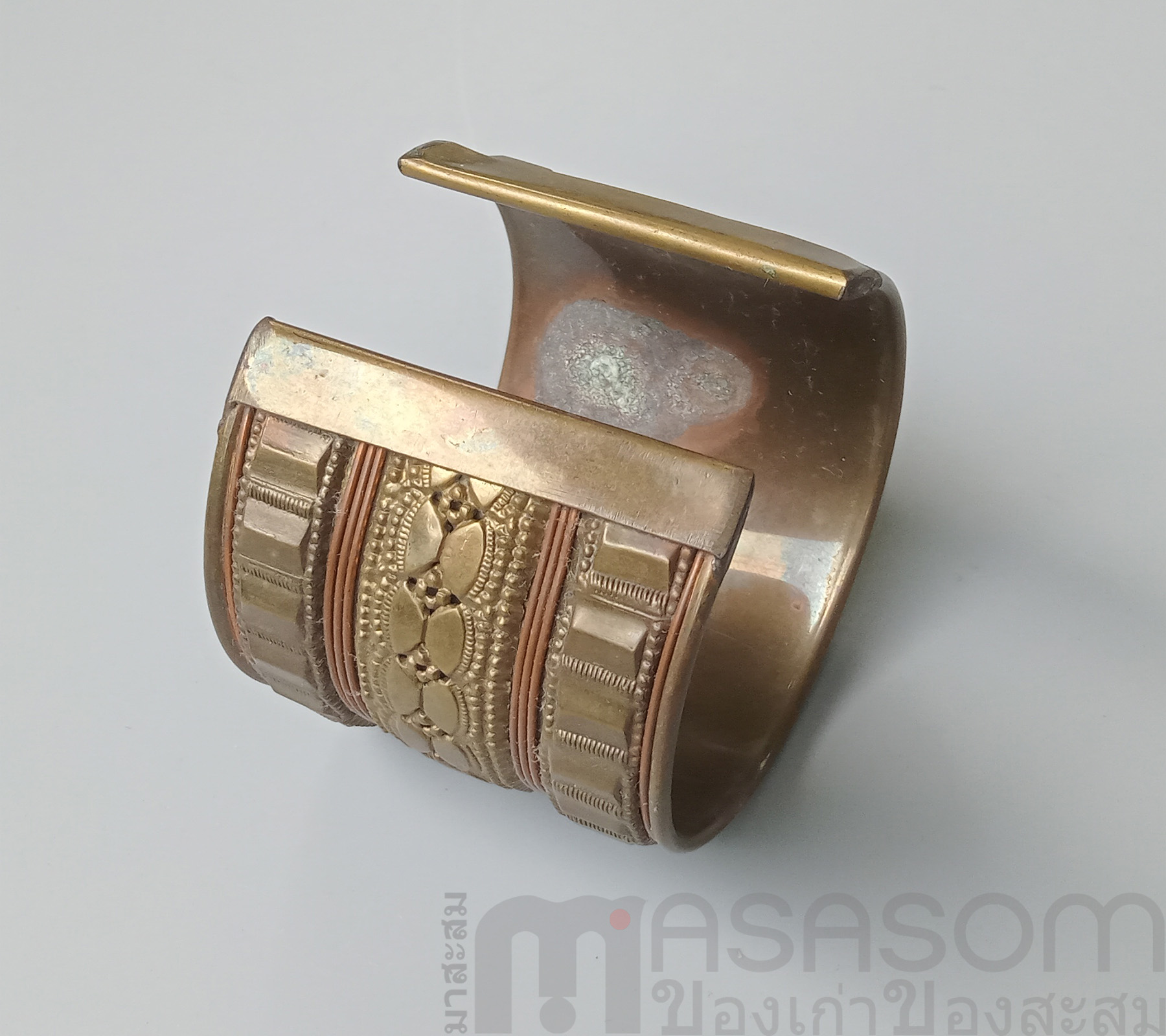 กำไลทองเหลืองของเก่า