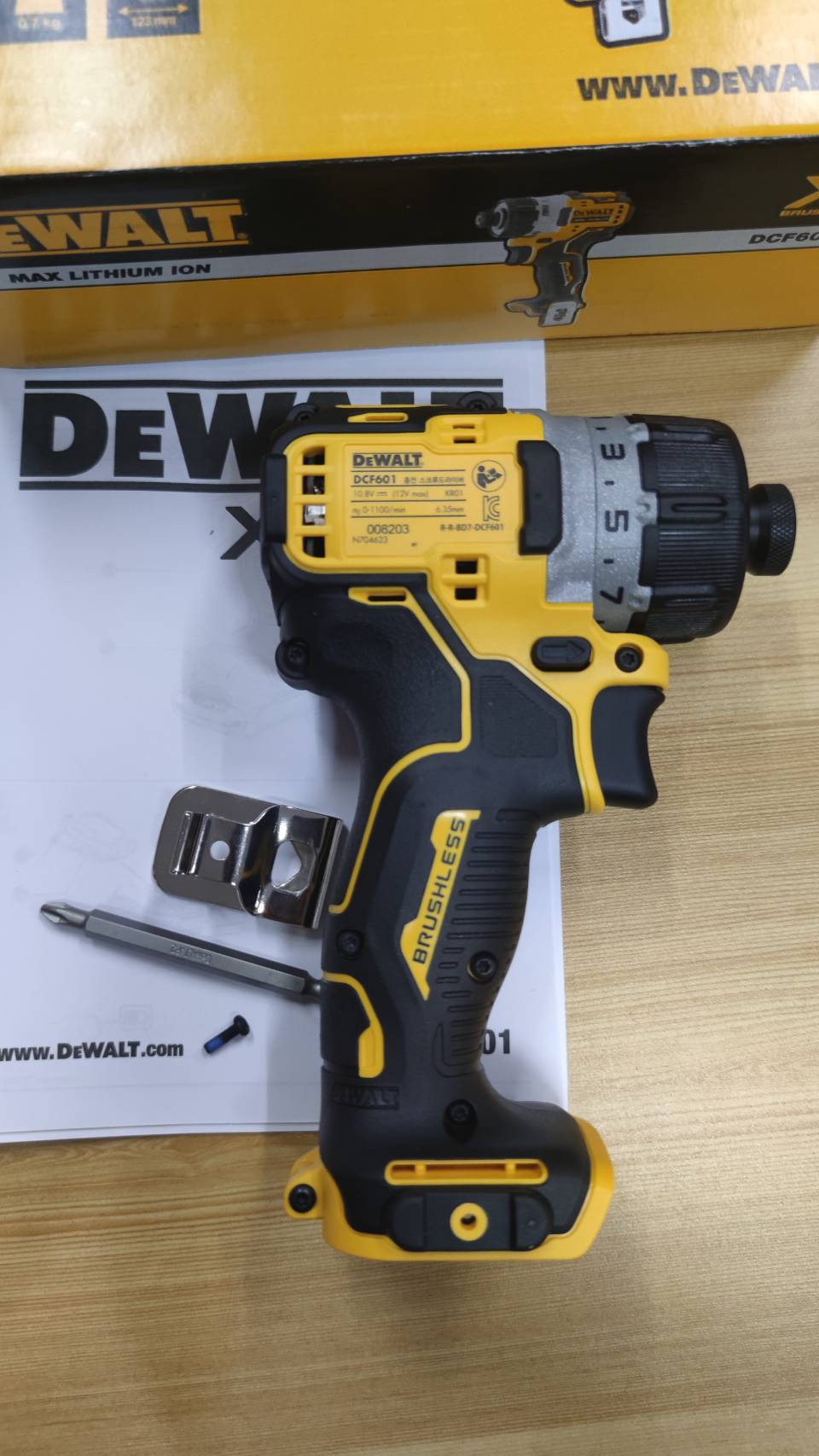ไขควง12V DCF601N DEWALT