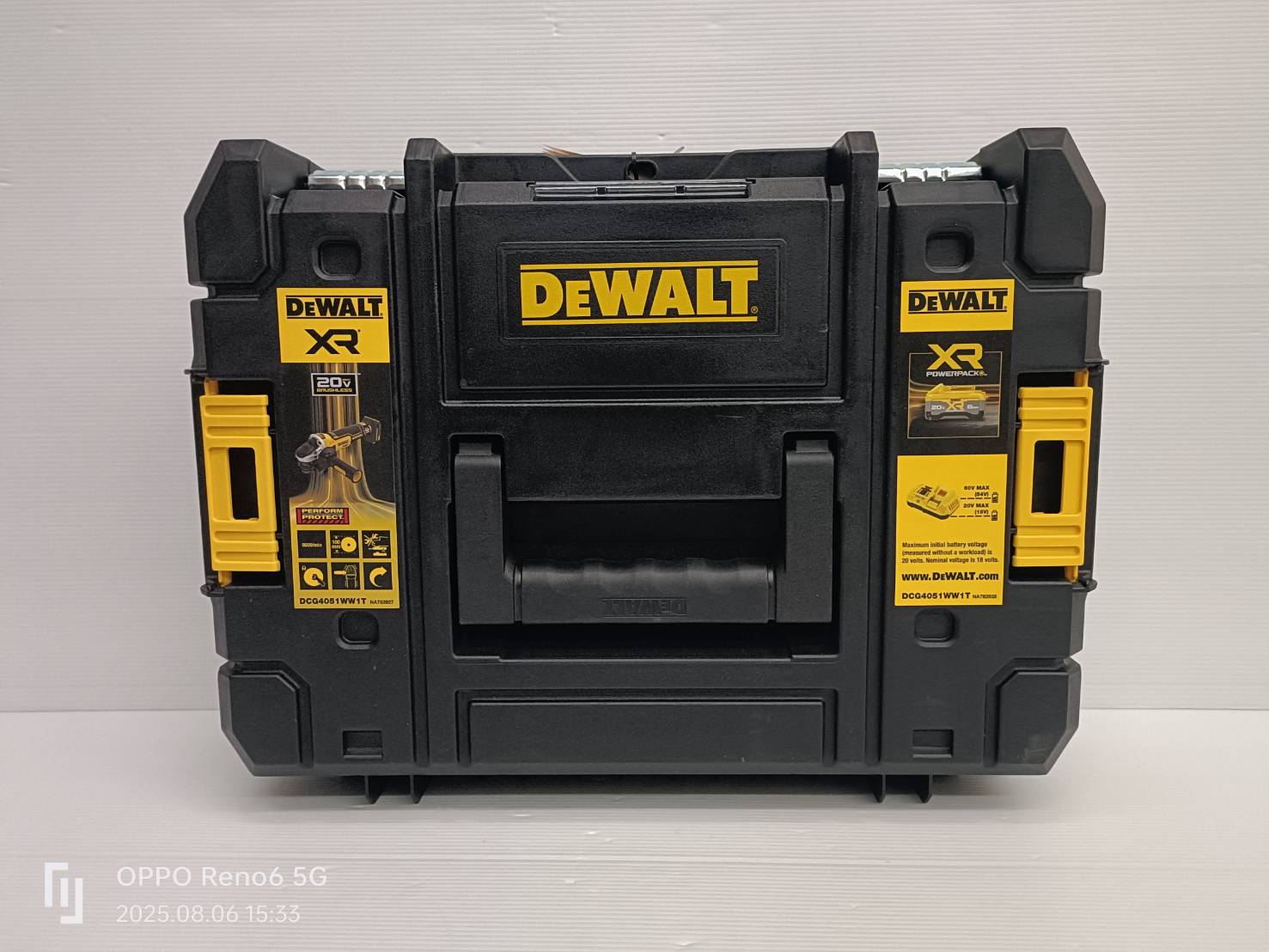 DEWALT รุ่น DCG4051WW1T-B1 ชุดเครื่องเจียร์ไร้สายไร้แปรงถ่าน 20V พร้อมแบตเตอรี่ PowerPack 8AH