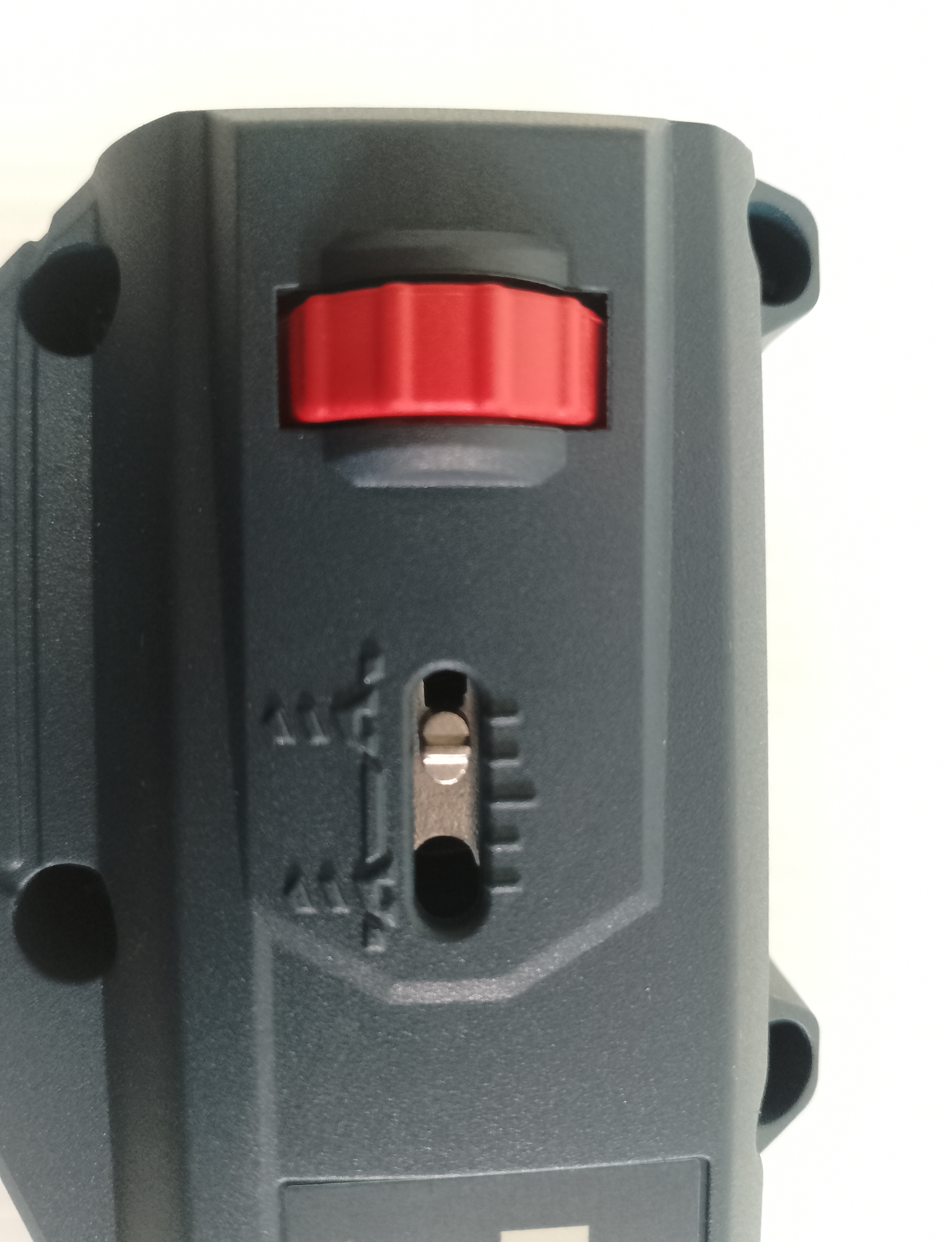 สว่านขันสกรูออโต้ไร้สาย พร้อมเเมกกาซีน GSR18V-EC TE+MA55 BOSCH