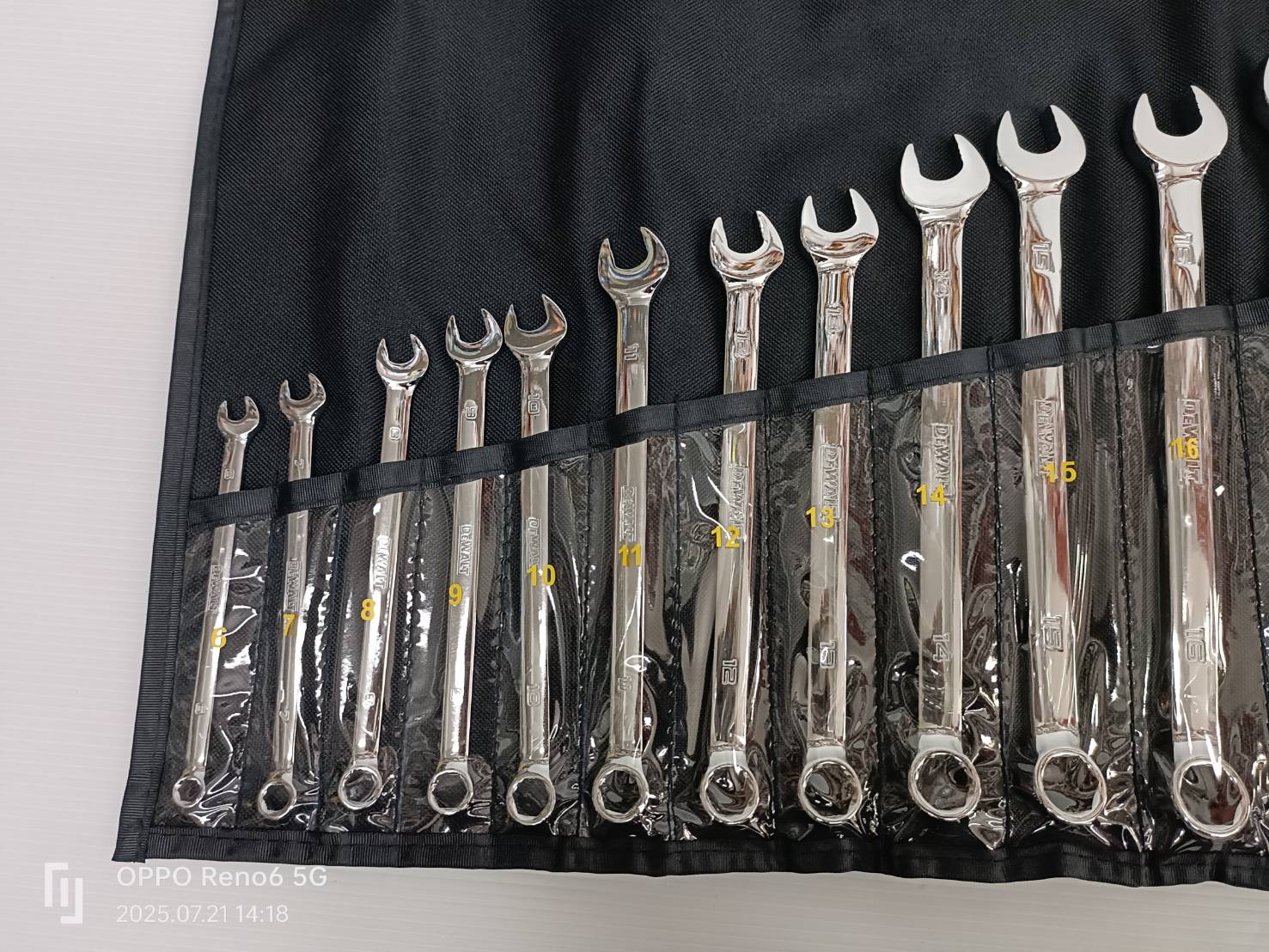 DEWALT ชุดประแจแหวนข้าง 18 ชิ้น 6-24 มม. รุ่น DWMT45429 ซองผ้า