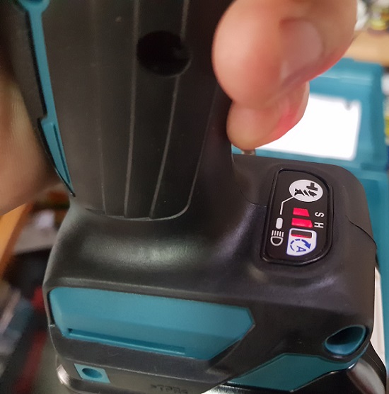 ไขควงกระแทก12V TD111DWYE MAKITA