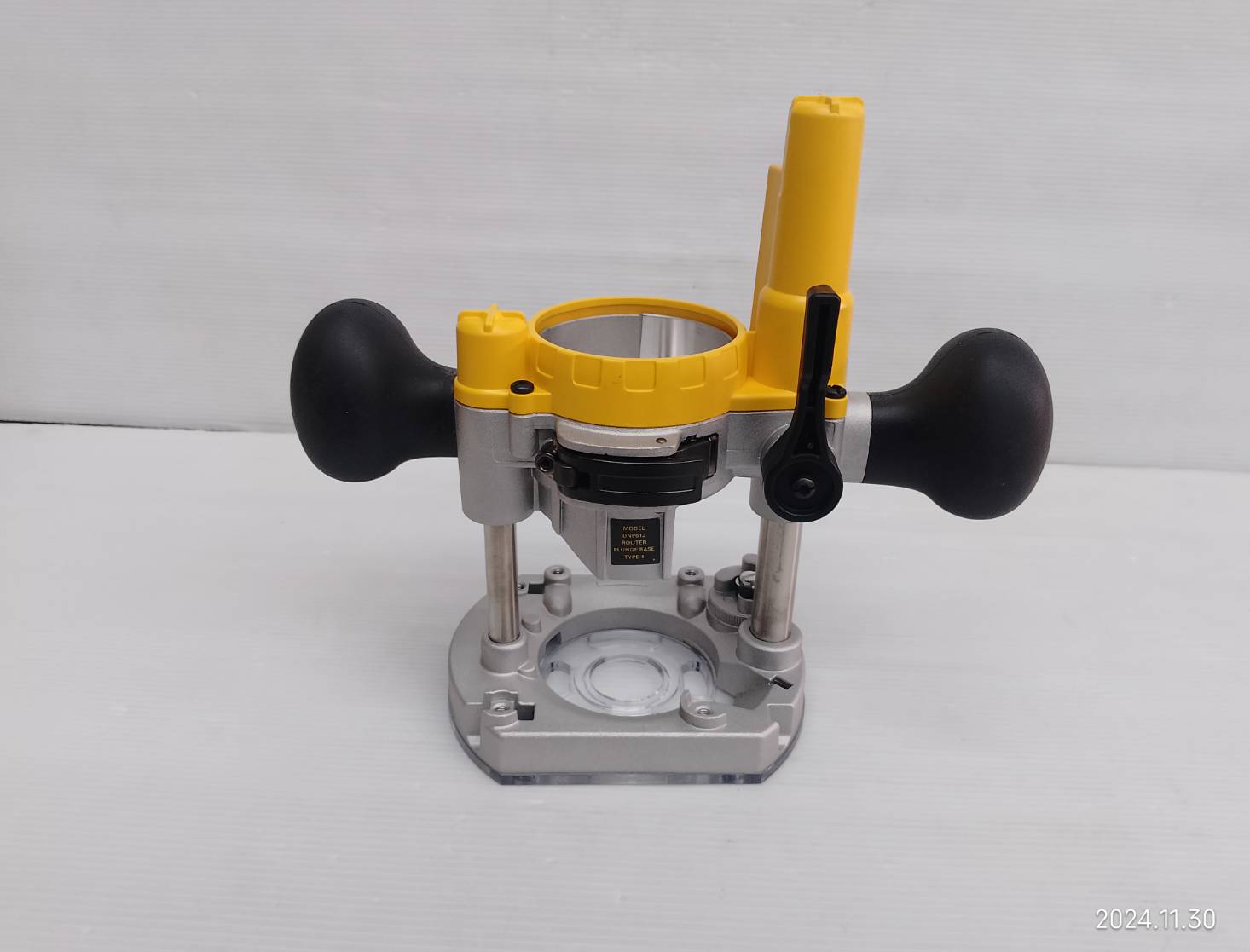DEWALT แท่นกดเสริมสำหรับทริมเมอร์ DCW600 (เสื้อทริมเมอร์) รุ่น DNP612