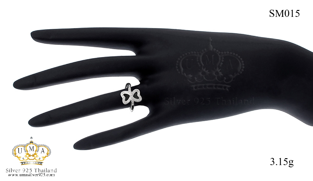 แหวนเงิน ประดับเพชร CZ แหวนรูปทรงหัวใจไขว้กัน ประดับเพชร แวว วาว เปล่งประกายเจิดจรัส เรียบหรู เติมเสน่ห์ในตัวคุณให้เก๋ไก๋ อย่างมีสไตล์