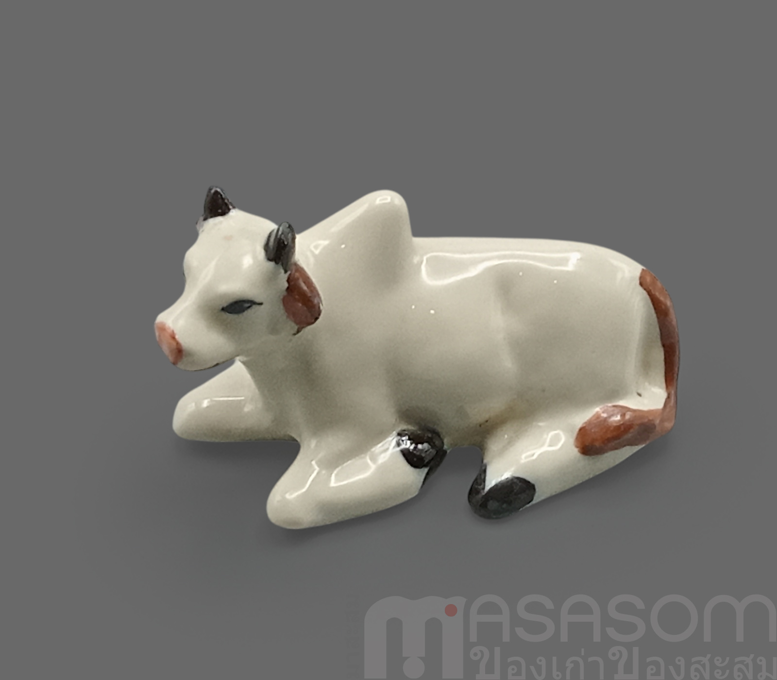 ตุ๊กตารูปวัวเซรามิค