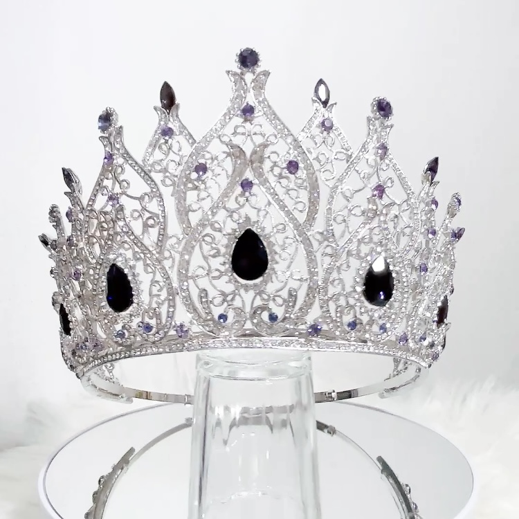 (พร้อมส่งจากไทย) มงกุฏ 115 สีม่วง มงกุฎนางงาม มงกุฎเพชร มงกุฎประกวด สวยงามอลังการ ฐานมงวงกลมปรับได้ สินค้าพร้อมส่ง ไม่ต้องรอนาน งานพรีเมี่ยม