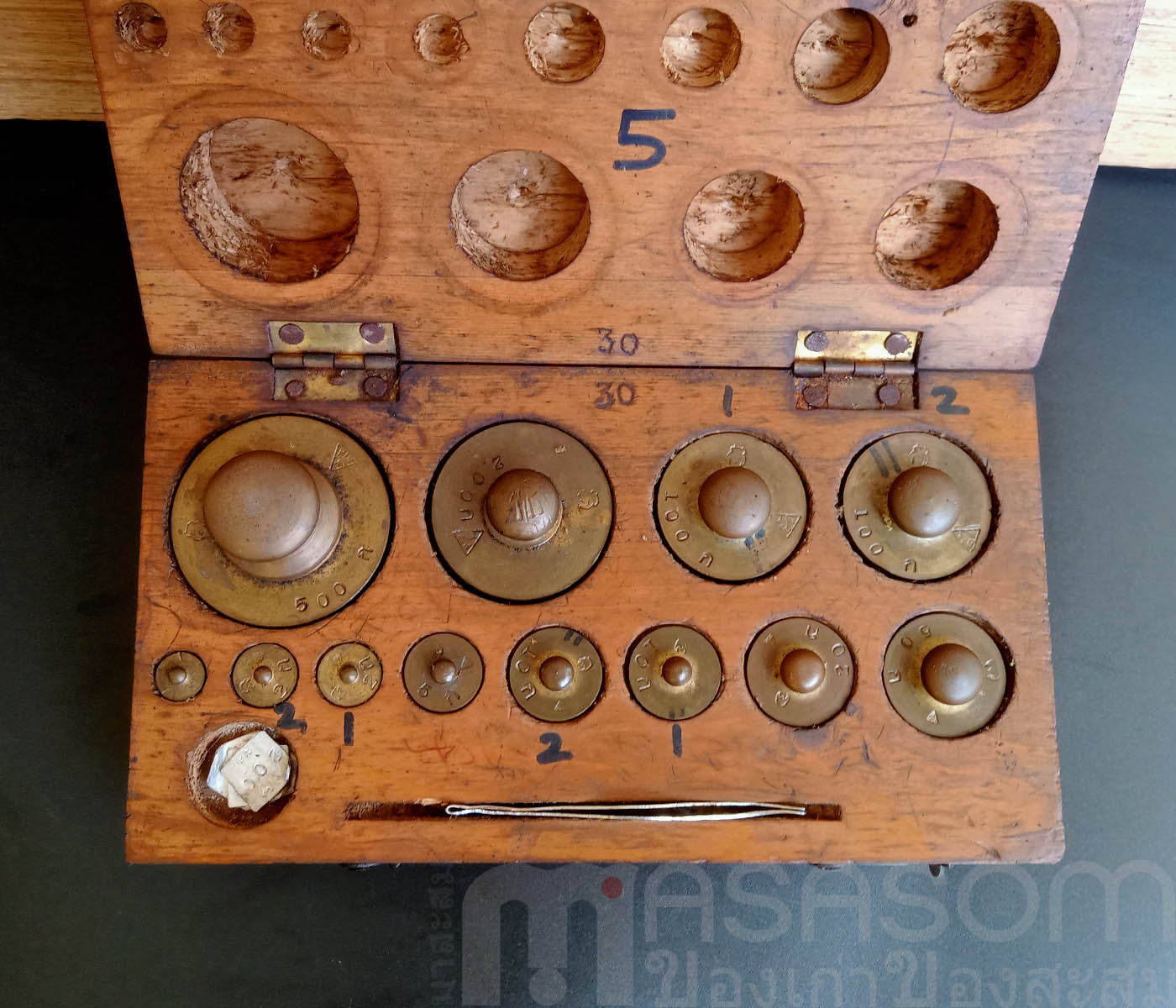 ลูกตุ้มตาชั่งของเก่าครบชุด