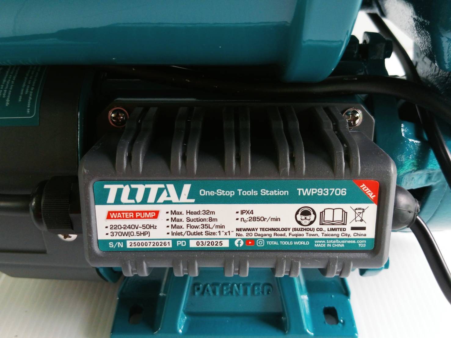 TOTAL ปั๊มน้ำอัตโนมัติ 370 วัตต์ ท่อ 1 นิ้ว 220 โวลท์ ชนิดล่อน้ำด้วยตัวเอง รุ่น TWP93706