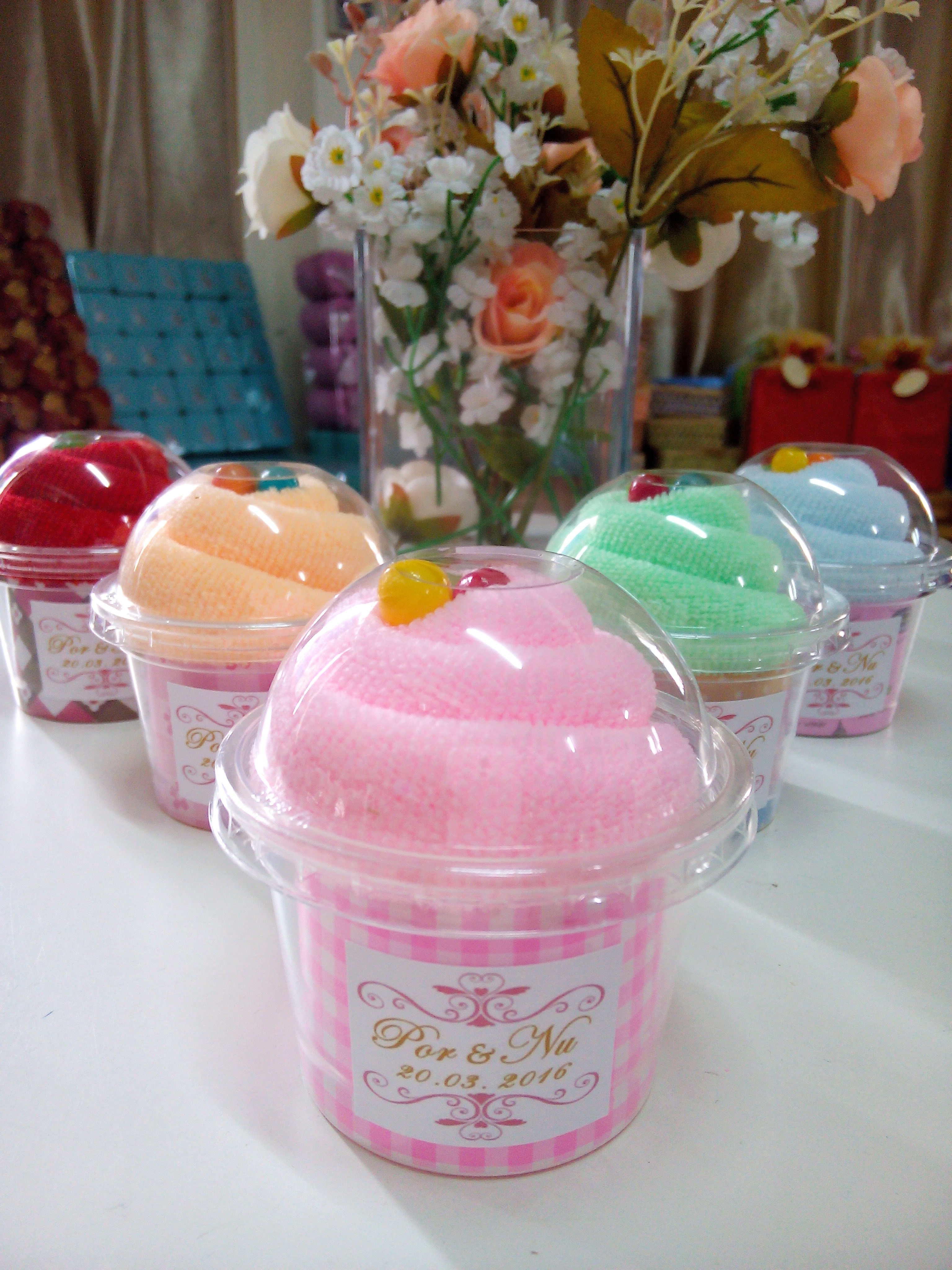 ผ้าขนหนูคัพเค้ก คละสีคละลาย