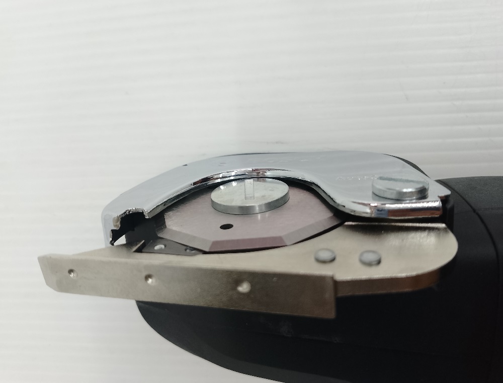 กรรไกรตัดอเนกประสงค์ไร้สาย GUS12V-300 BOSCH SOLO