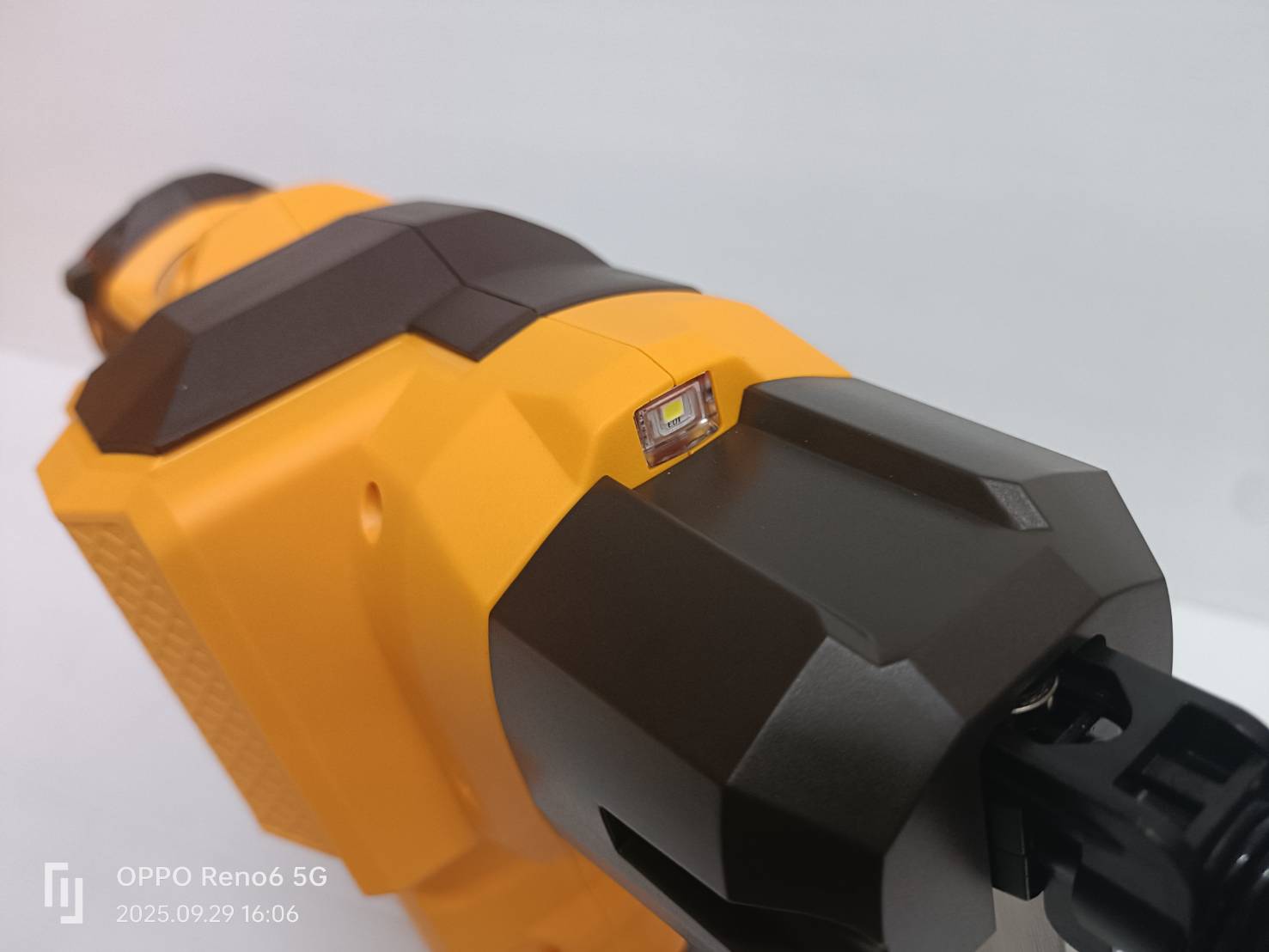 INGCO เครื่องยิงตะปูคอนกรีต40มม 20V CCNLI9005 (ตัวเปล่า)