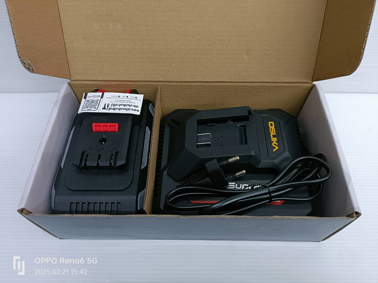 แบต 20V/8.0Ah พร้อมแท่นชาร์จ Supreme Power OCB-208-4A OSUKA