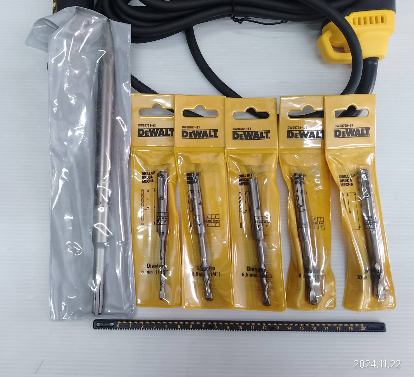 DEWALT สว่านโรตารี่ 3 ระบบ 28 มิล รุ่น D25143KA
