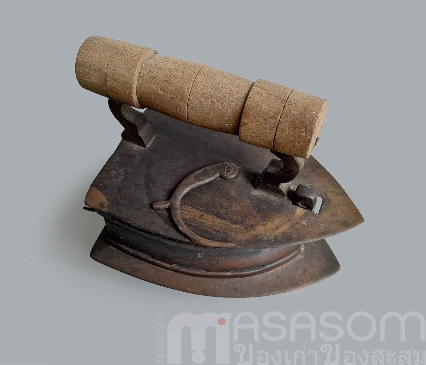 เตารีดผีเสื้อทองเหลืองโบราณ