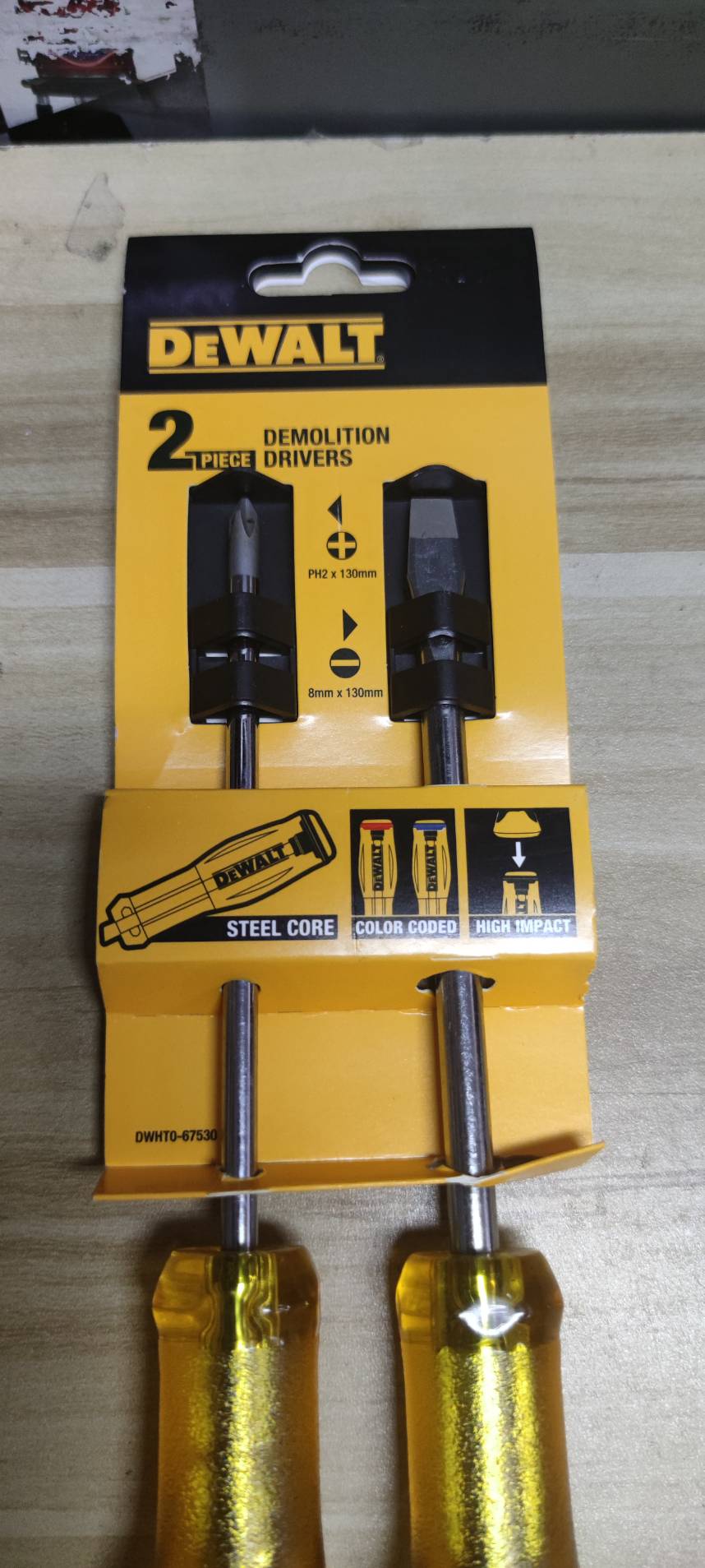 ไขควงตอก2ตัวชุด แฉกและแบน130มม. DWHT0-67530 DEWALT