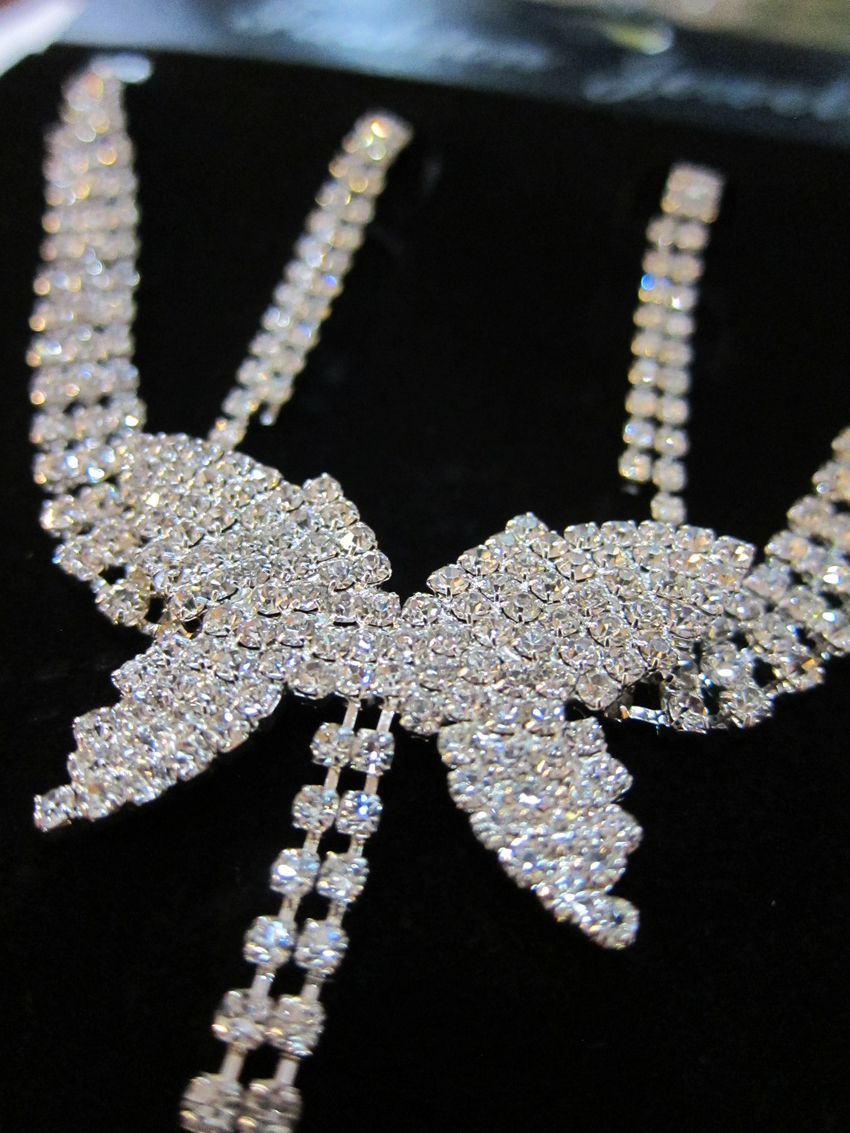 (พร้อมส่ง) สร้อยคอเพชร+ต่างหู 075 (เข็ม)