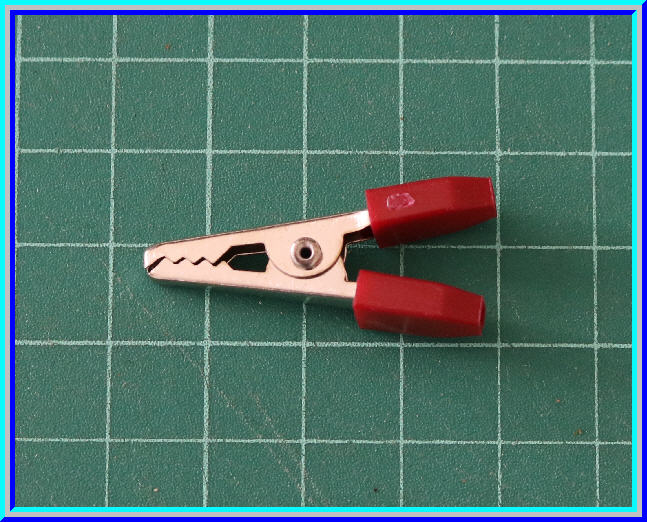 1x ปากคีบขนาดเล็กสีแดง ยาว 35 มม.