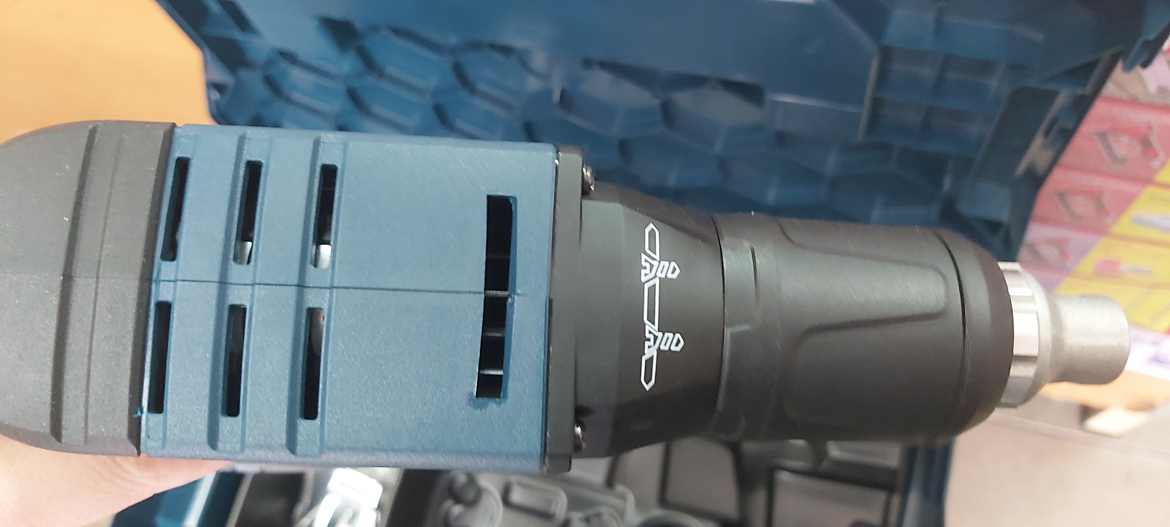 ไขควงไฟฟ้าสำหรับผนังยิปซัมไร้สาย GSR18V-EC TE BOSCH