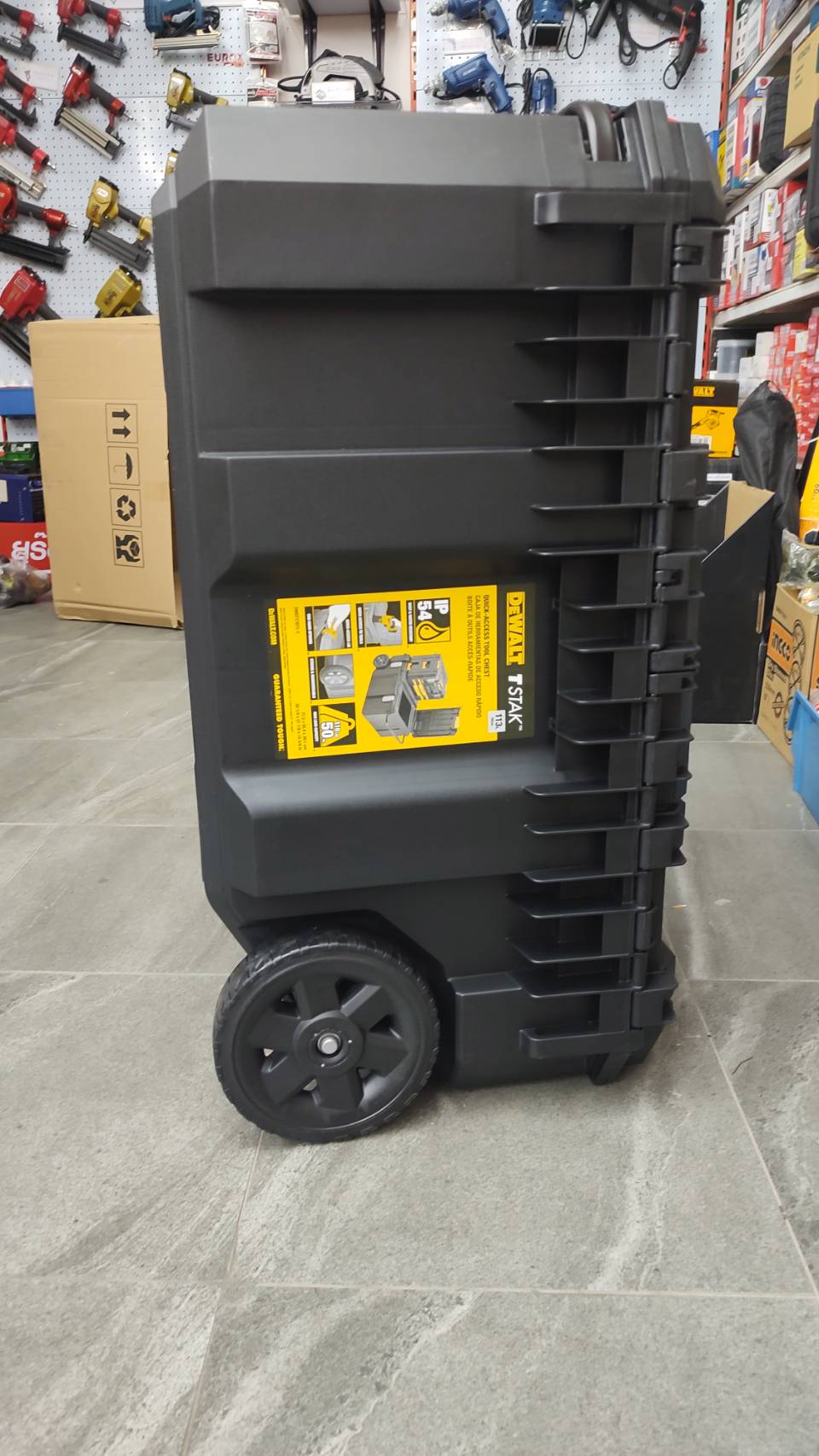 กล่องมีล้อลาก DWST17871-1 DEWALT