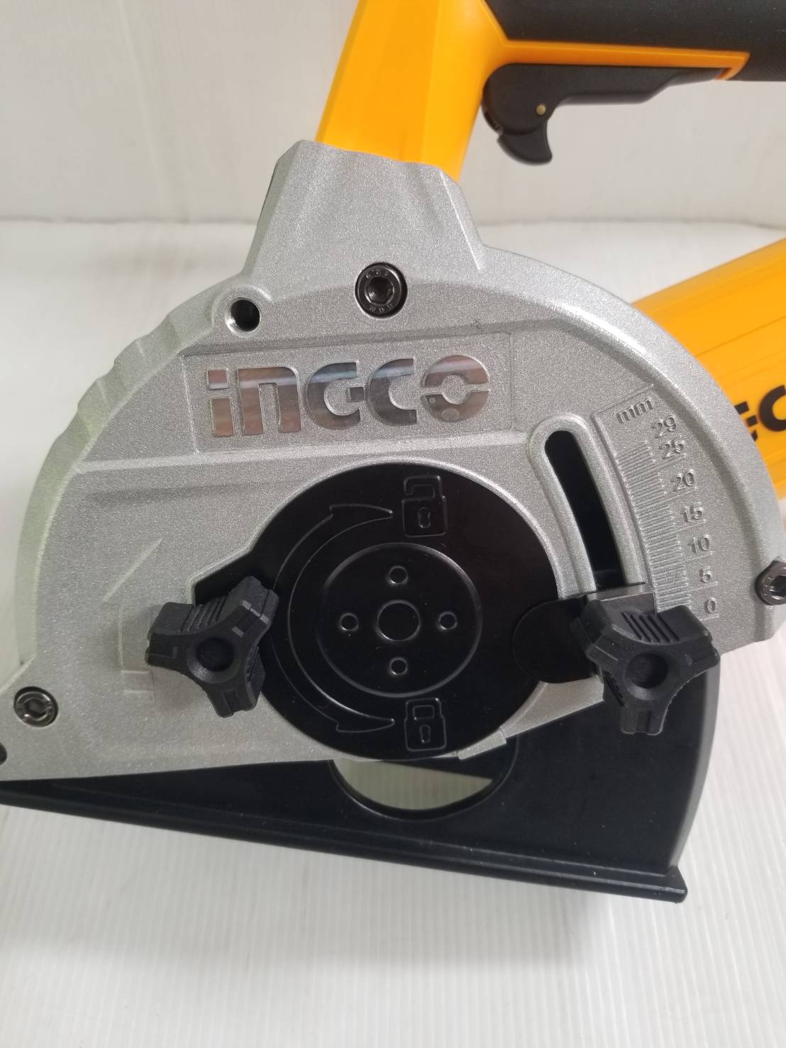 เครื่องเซาะร่องคอนกรีต4" WLC15008 INGCO