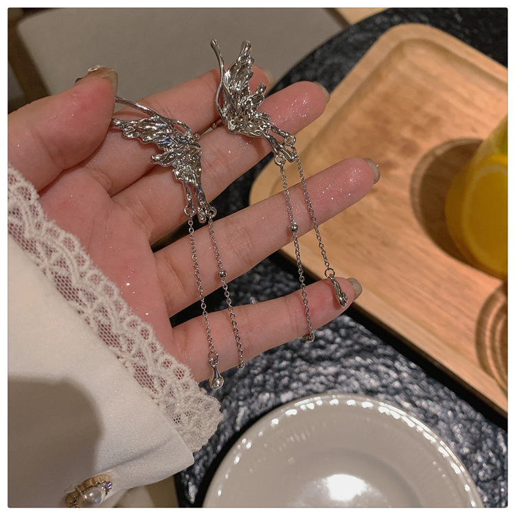 (พร้อมส่ง) EarCuff 007 Angel wings เมทัลลิคพู่ยาว ได้ทั้งคู่ ไม่ต้องเจาะหู ร้านคนไทย คุยง่าย ส่งเร็ว