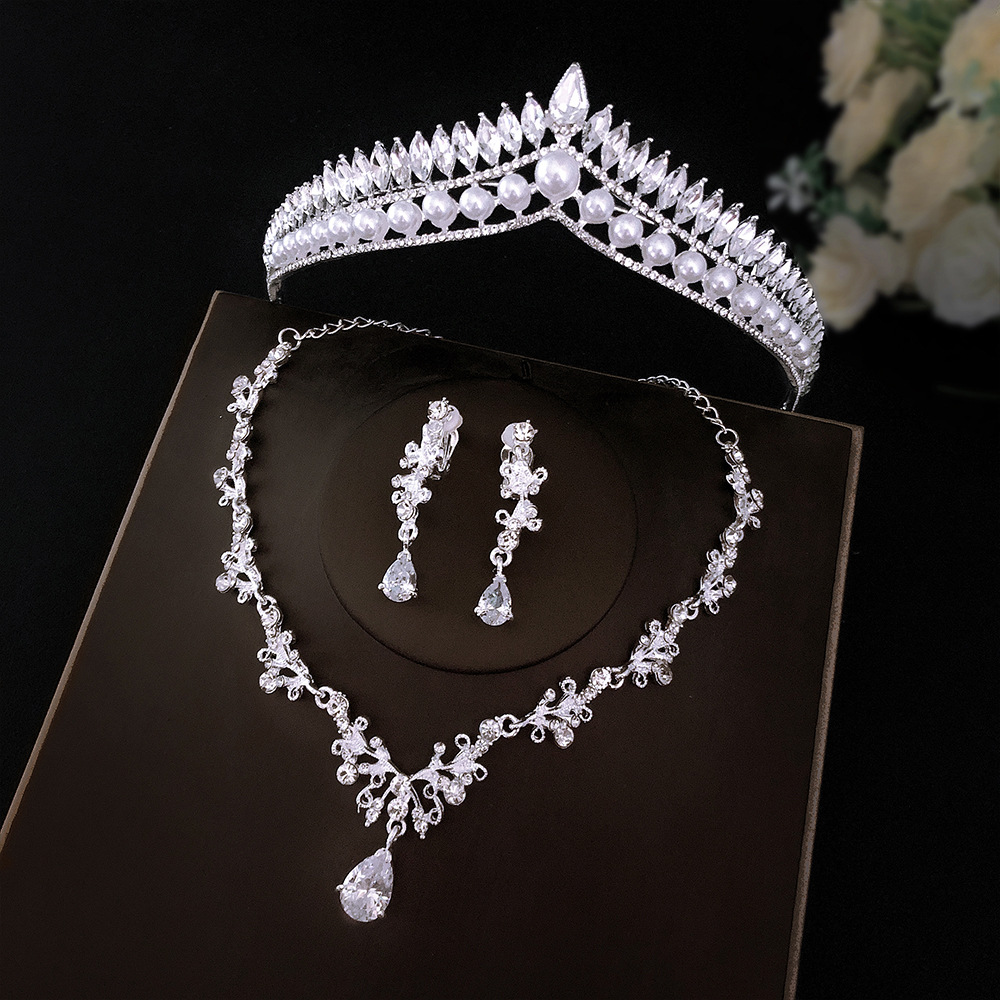 SET002 เครื่องประดับ 3 ชิ้น มงกุฎ สร้อยคอ ต่างหู จัดเซทสวยงาม สินค้าพร้อมส่งจากไทย