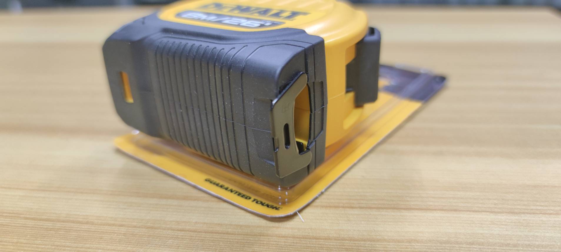 ตลับเมตร8เมตร DWHT36027 DEWALT