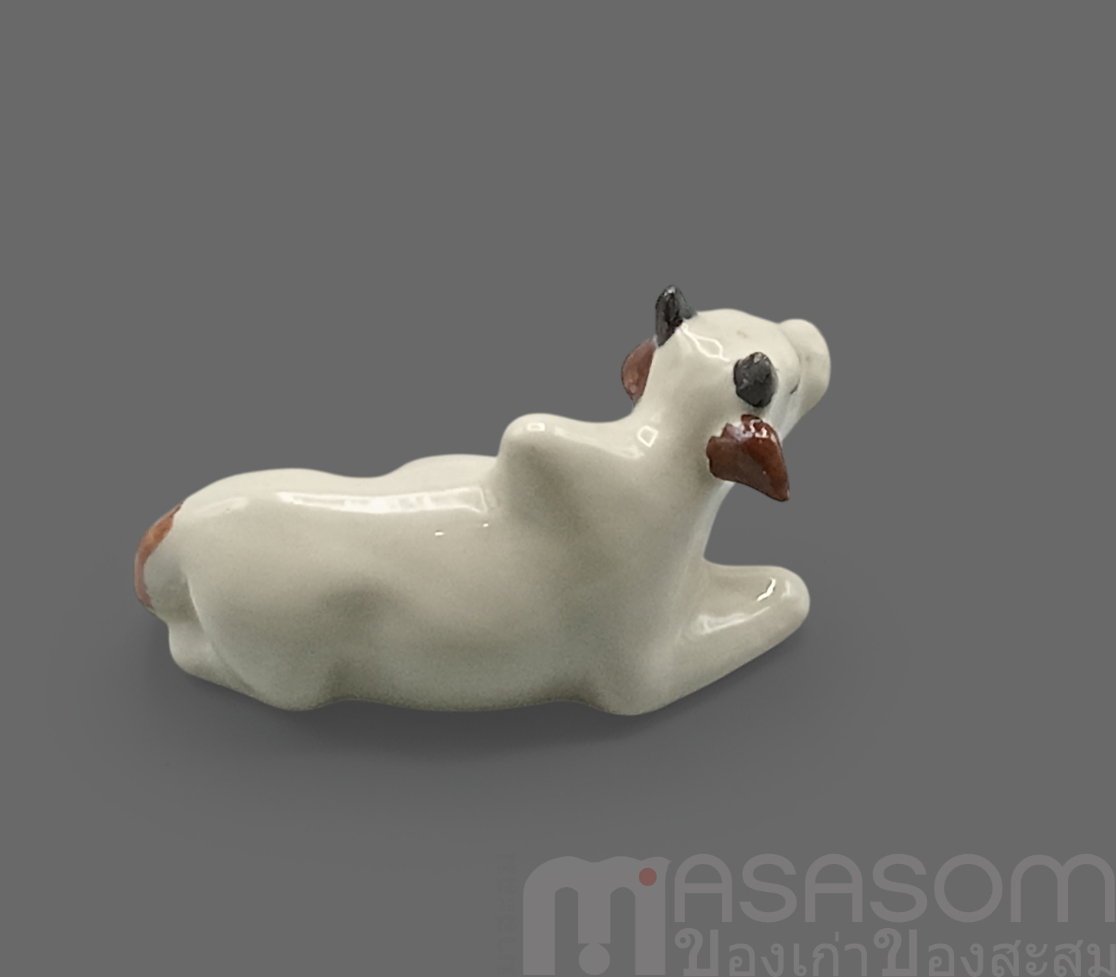 ตุ๊กตารูปวัวเซรามิค