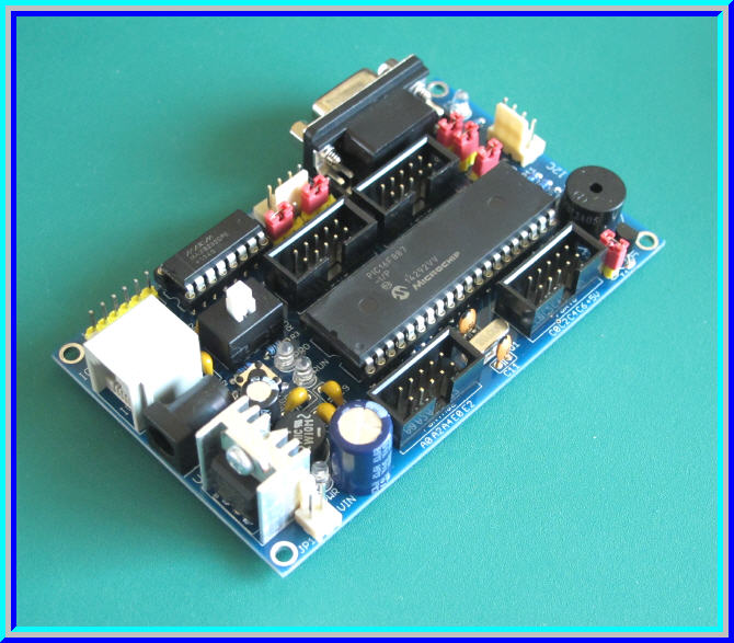 1x บอร์ดไมโครคอนโทรลเลอร์ PIC16F/PIC18F พร้อมไอซี PIC16F887-I/P