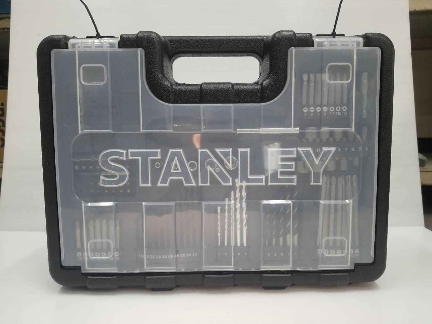 สว่านกระแทกไร้สาย SCD711D2KA-B1 STANLEY