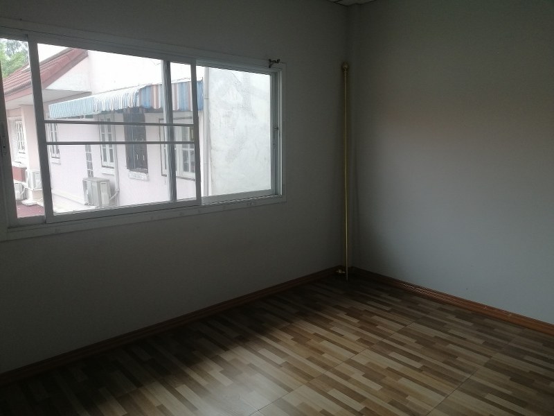 🚩H1173 ขายถูก ทาวน์เฮ้าส์ หลังริม มีพื้นที่ด้านข้าง หมู่บ้านเบญจพร สามโคก โครงการติดถนนปทุม-สามโคกา ใกล้โลตัสปทุมธานี ,โรงเรียนวิภารัตน์