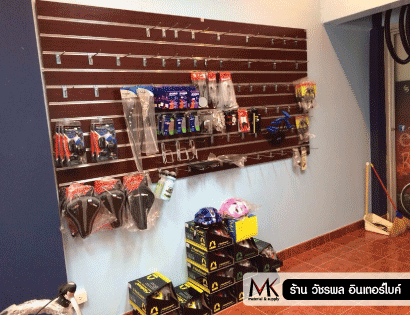 อุปกรณ์ตกแต่งร้านขายเสื้อผ้า อะคริลิค ราคาถูก