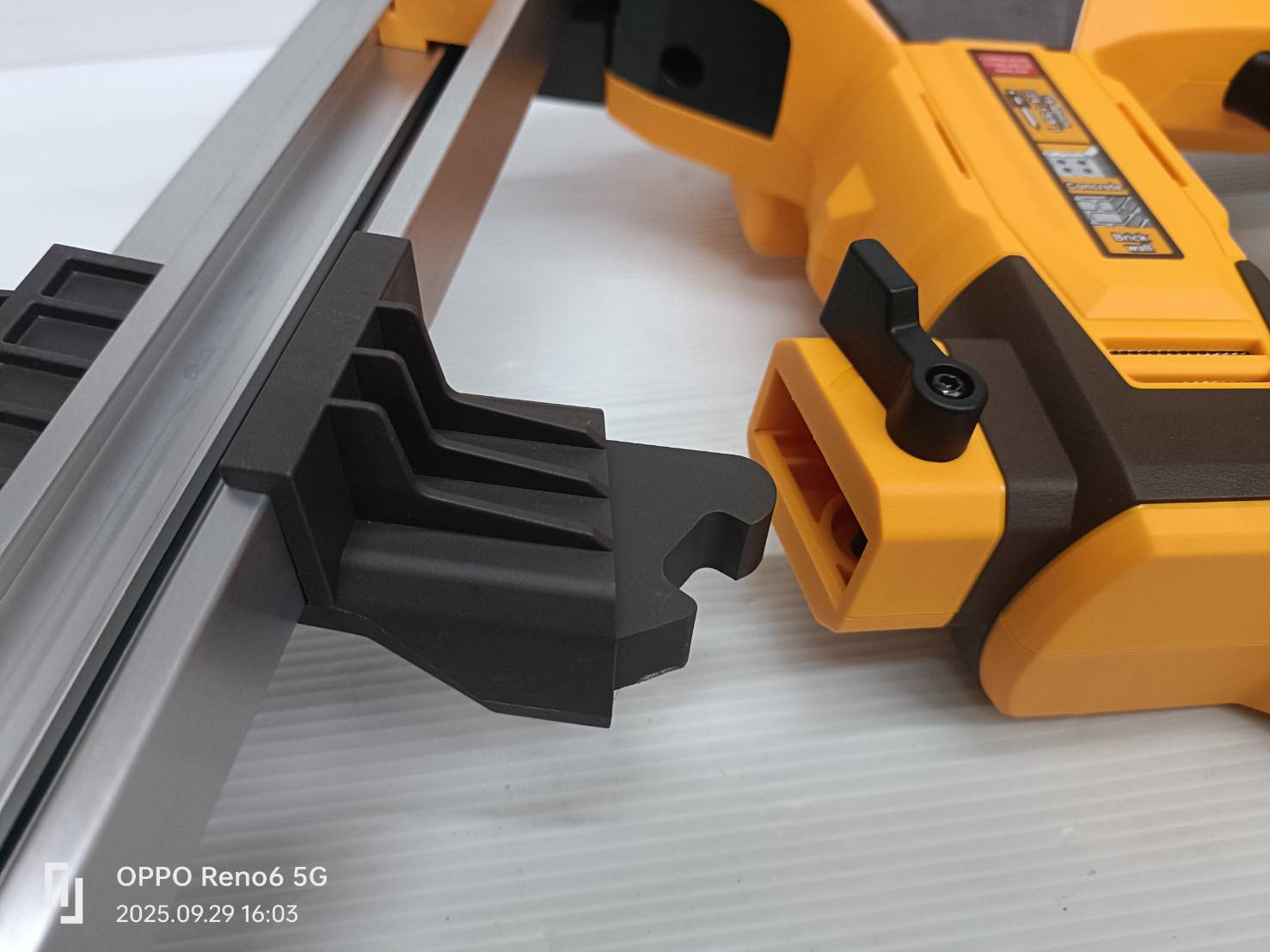 INGCO เครื่องยิงตะปูคอนกรีต40มม 20V CCNLI9005 (ตัวเปล่า)