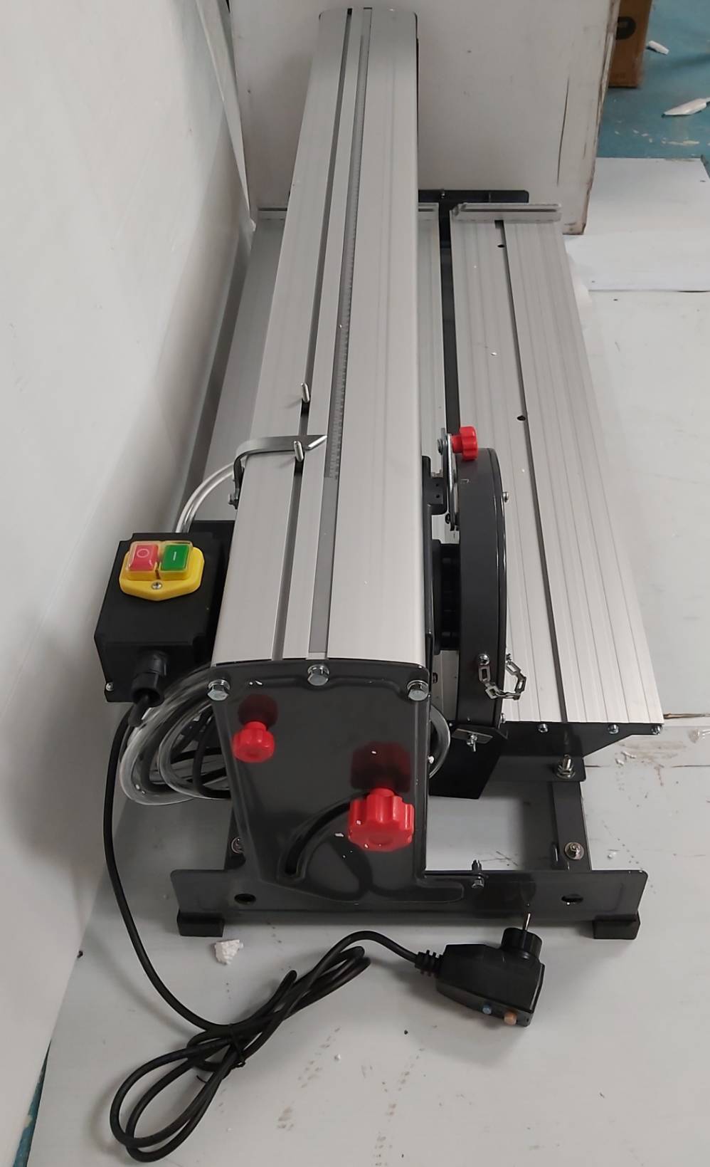 โต๊ะตัดกระเบื้อง36" (90ซม.)ใส่ใบ10" พร้อมขาตั้ง TS6112501 TOTAL