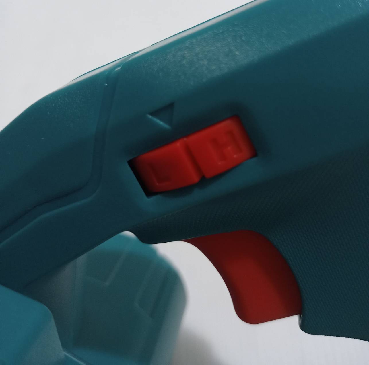 เครื่องเป่าลมไร้สาย 20V TABLI200181 TOTAL ((แบตเตอรี่ 1 ก้อน + แท่นชาร์จ )