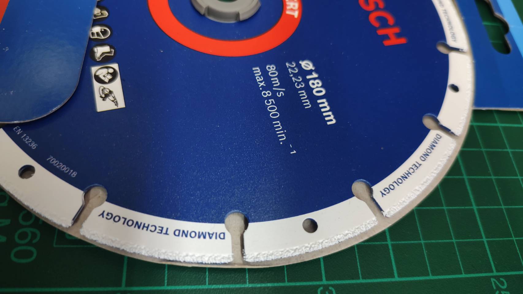 ใบเพชรตัดเหล็ก7" BOSCH 2608900535