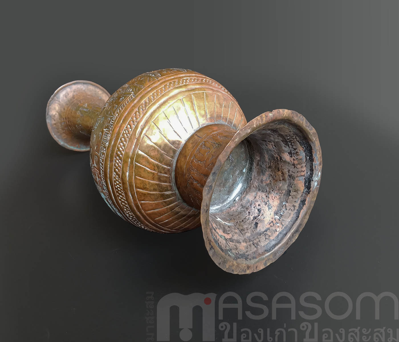 แจกันทองเหลืองอาหรับ