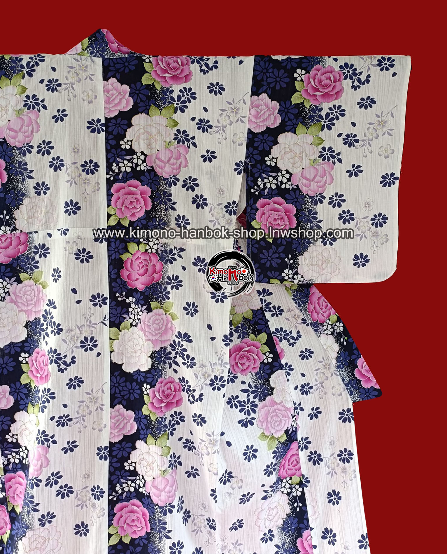 ยูกาตะขาวไล่ดำลายดอกไม้01