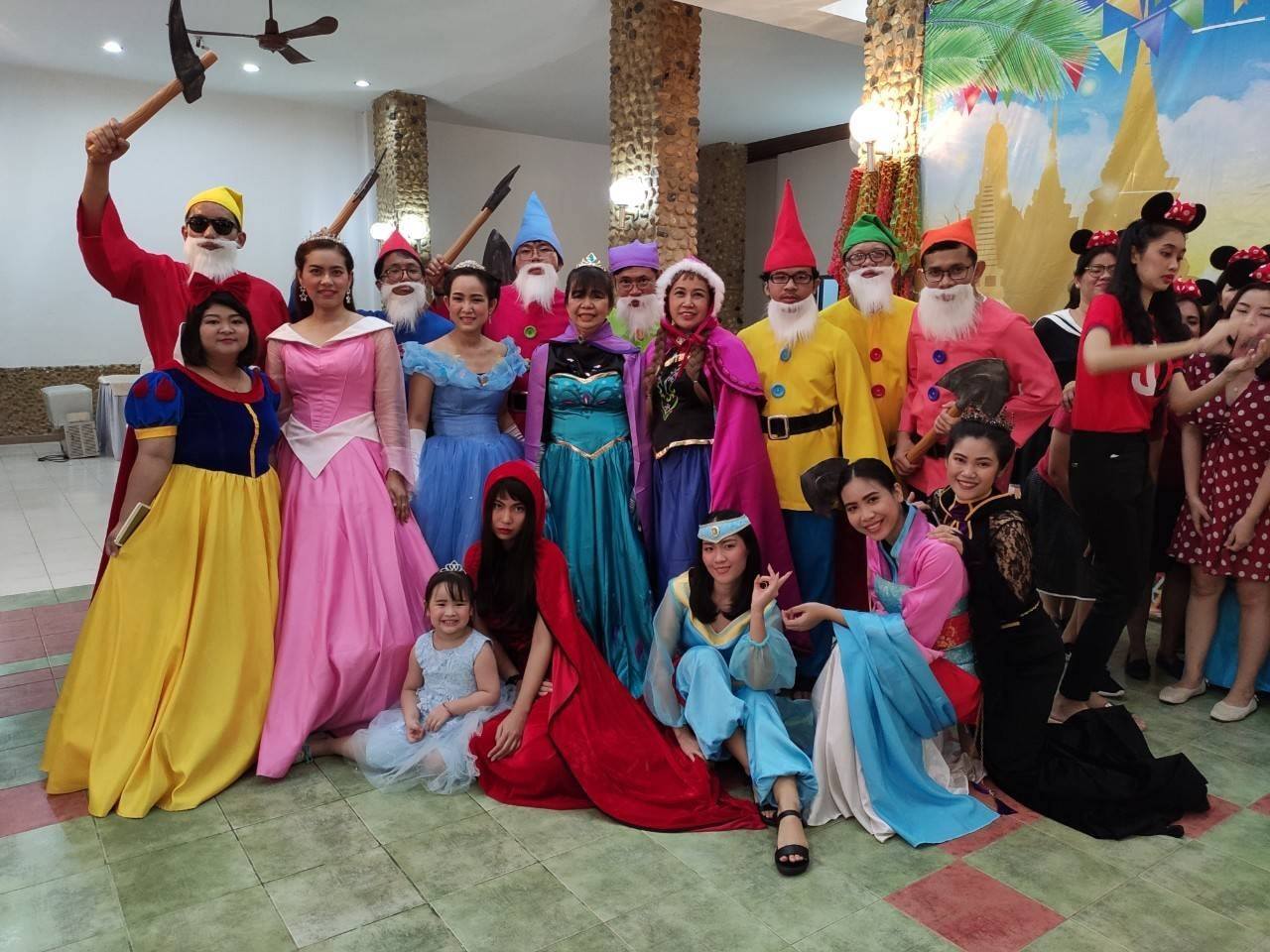 ชุดคนแคระทั้ง 7 @ สโนไวท์