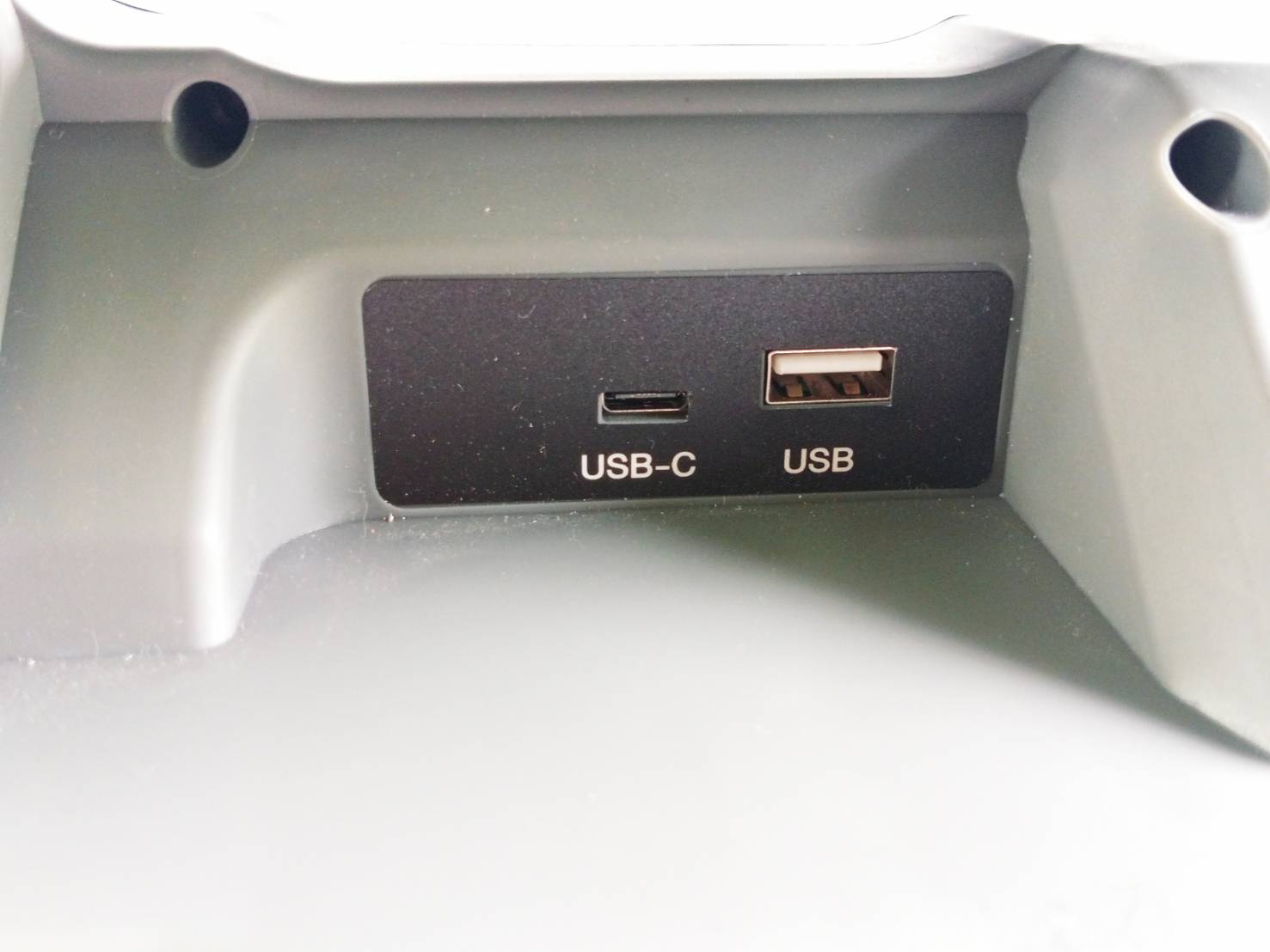 SET B พัดลมไร้สาย 9" OCF762 + ก้อนแบต 4.0Ah OCB-204 OSUKA