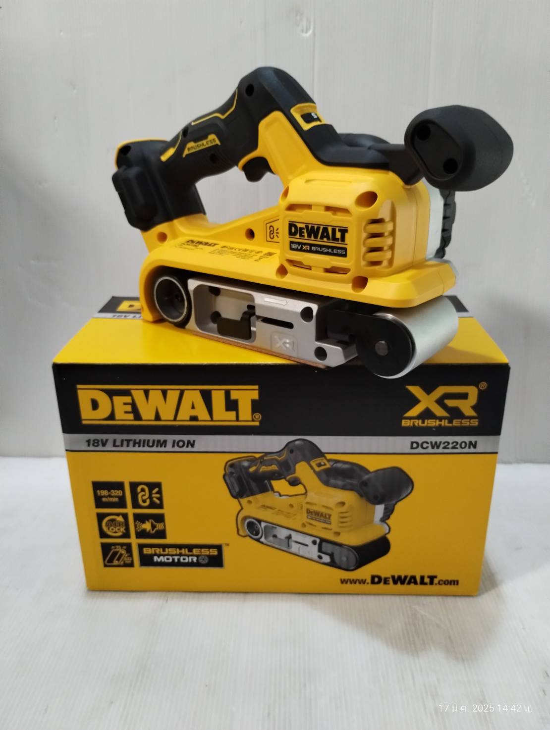 เครื่องขัดกระดาษทรายสายพาน20V DCW220N Dewalt (ตัวเปล่า)