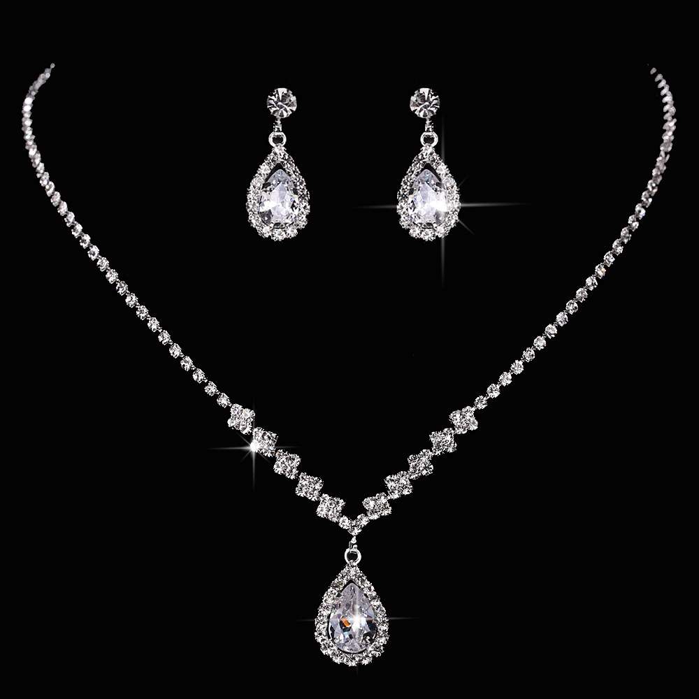 (พร้อมส่ง) สร้อยคอเพชร+ต่างหู 031 (เข็ม)