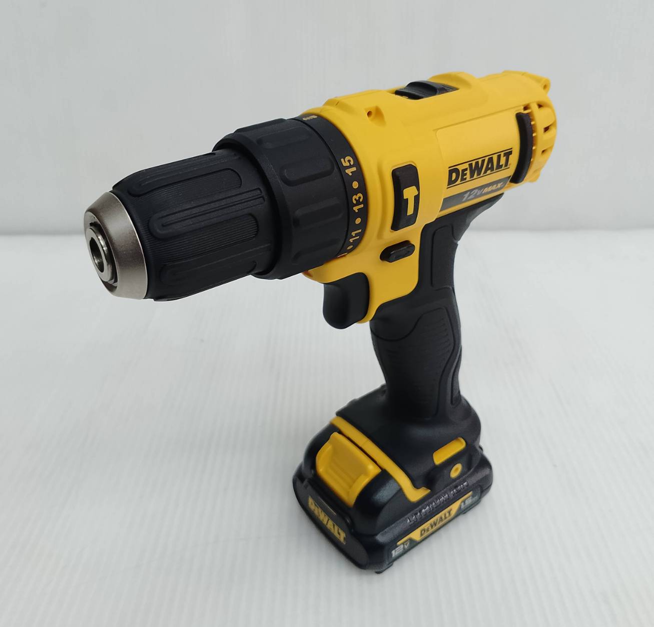 สว่านกระแทก 12V DCD716S2K DEWALT