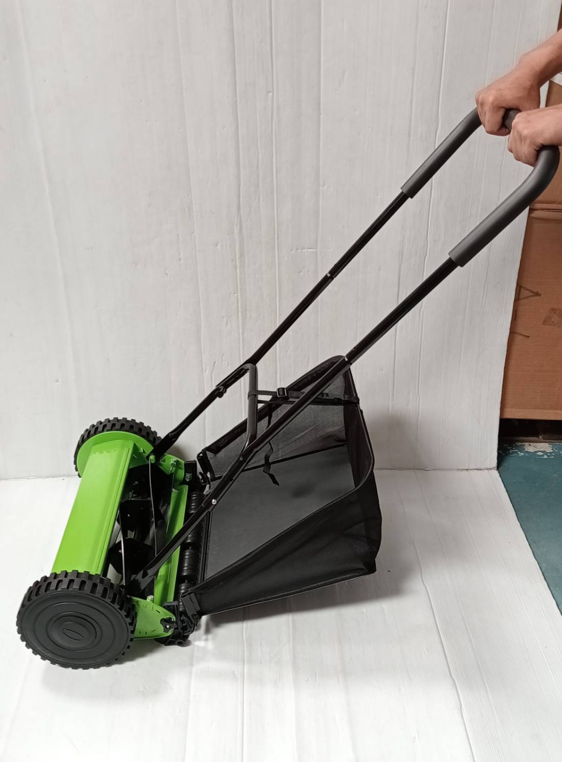 รถเข็นตัดหญ้าชนิดใช้แรงคน GRASSER54