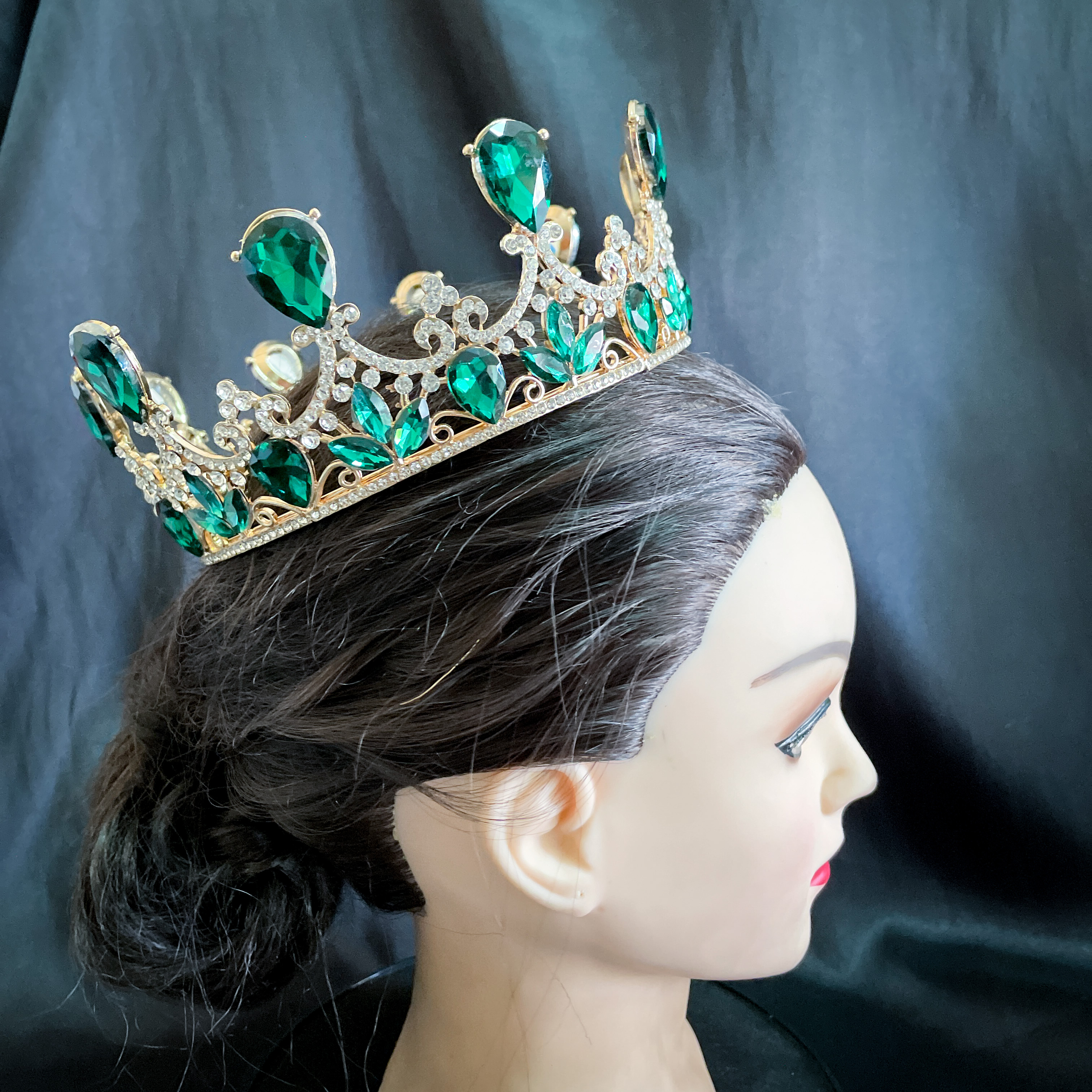 (พร้อมส่ง) มงกุฎ 039 สีเขียว มงกุฎนางงาม มงกุฎเจ้าหญิง งานสวย ปราณีต QCเพชรทุกเม็ด สินค้าพร้อมส่งจากไทย