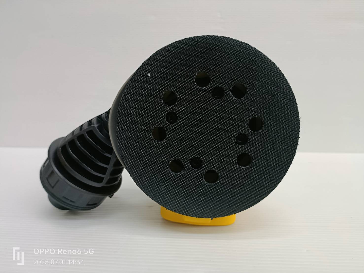 STANLEY รุ่น SCS220-B1 เครื่องขัดกระดาษทรายกลม 125มม ไร้สาย 20V เฉพาะตัวเครื่อง