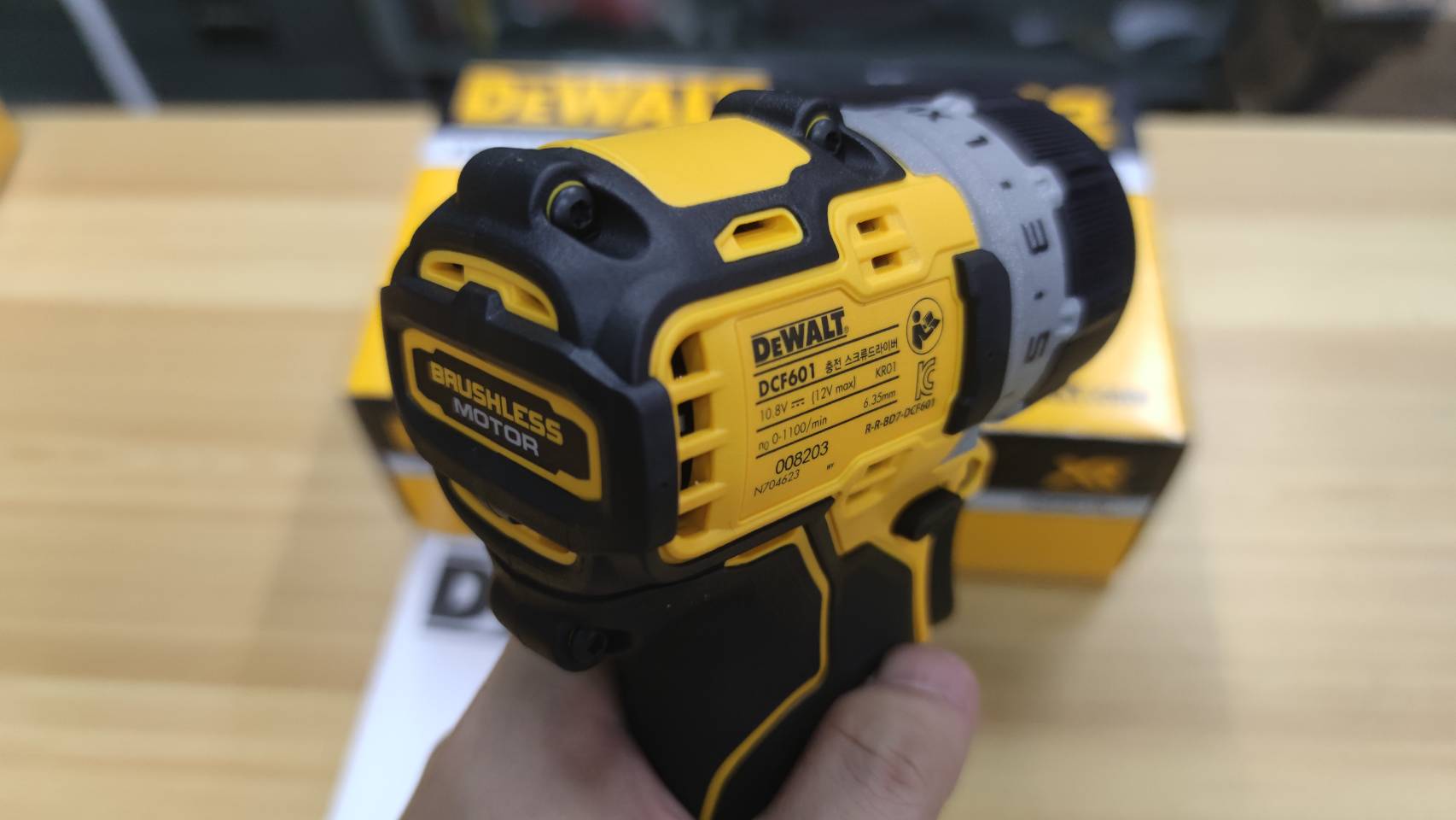 ไขควง12V DCF601N DEWALT