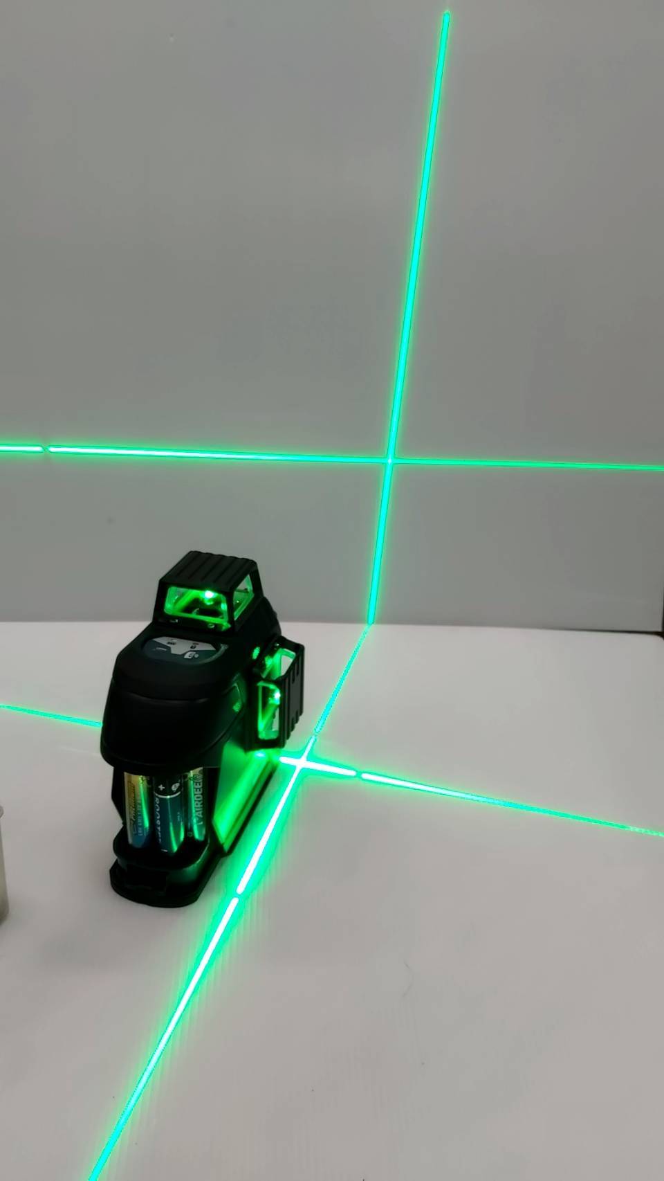 เลเซอร์ระดับ12เส้น แสงเขียว GLL3-60XG BOSCH