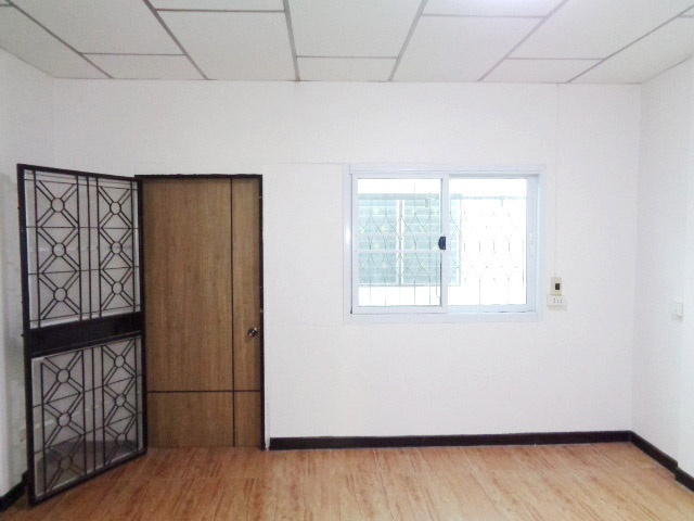 🚩H1224 ขาย/ให้เช่า ทาวน์เฮ้าส์ 16 ตารางวา หมู่บ้านเสนาวิลล่า2 ซอยคู้บอน 27 แยก52 ต่อเติมระเบียงหน้านและหลังบ้านแล้ว