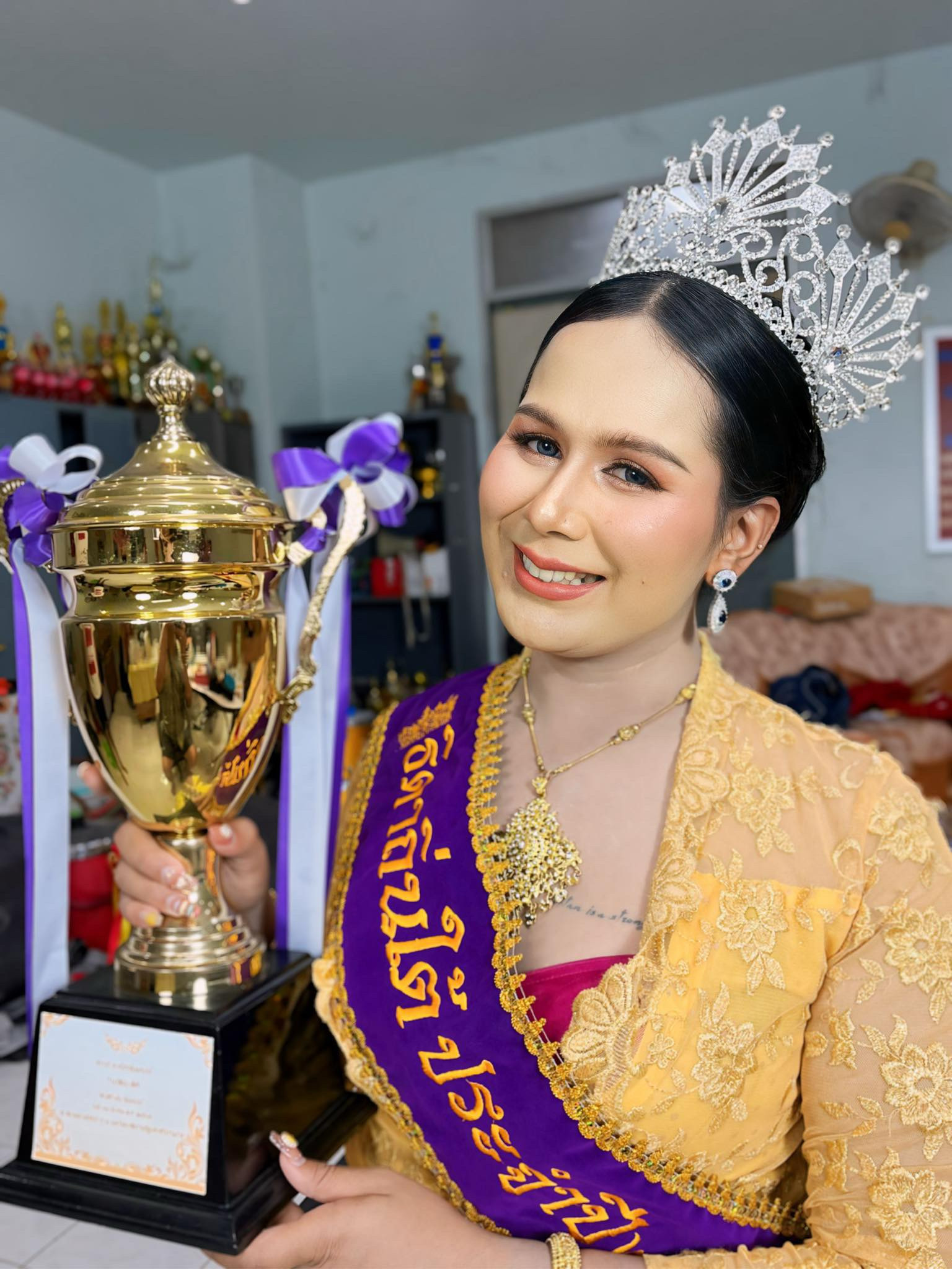 (พร้อมส่ง) เทียร่า 417 สีเงิน มงกุฎนางงาม ครึ่งหัว งานสวย ปราณีต QCเพชรทุกเม็ด สินค้าพร้อมส่งจากไทย